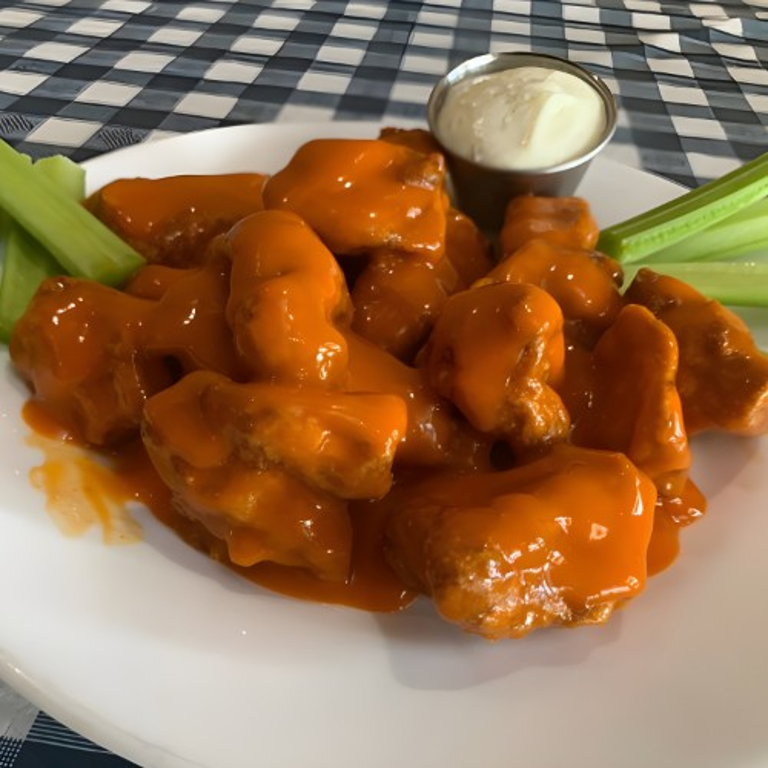 Delicious Chicken Wings at Our Pizza Restaurant