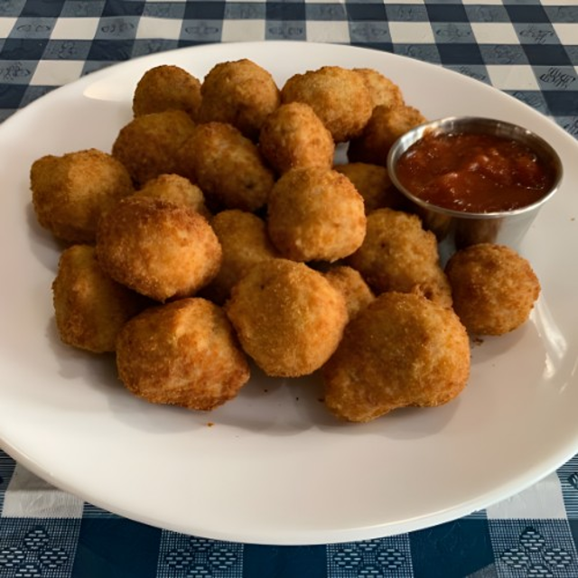 Fried Mushrooms with Fresh Marinara Sauce.