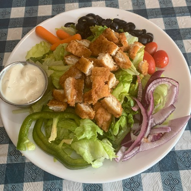 Garden Salad with Crispy Chicken.